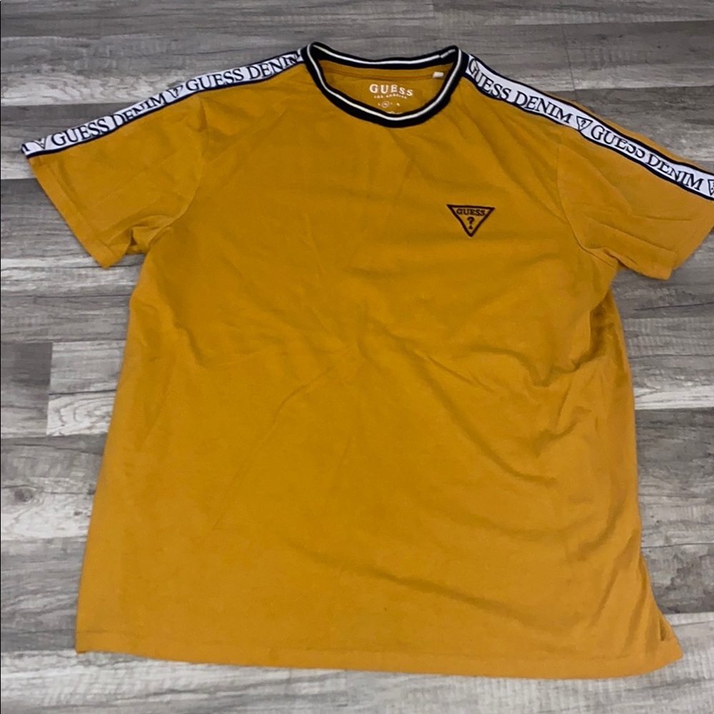 💚 3/$15 Guess Yellow Short Sleeve Tee with Black Trim - Picture 1 of 1